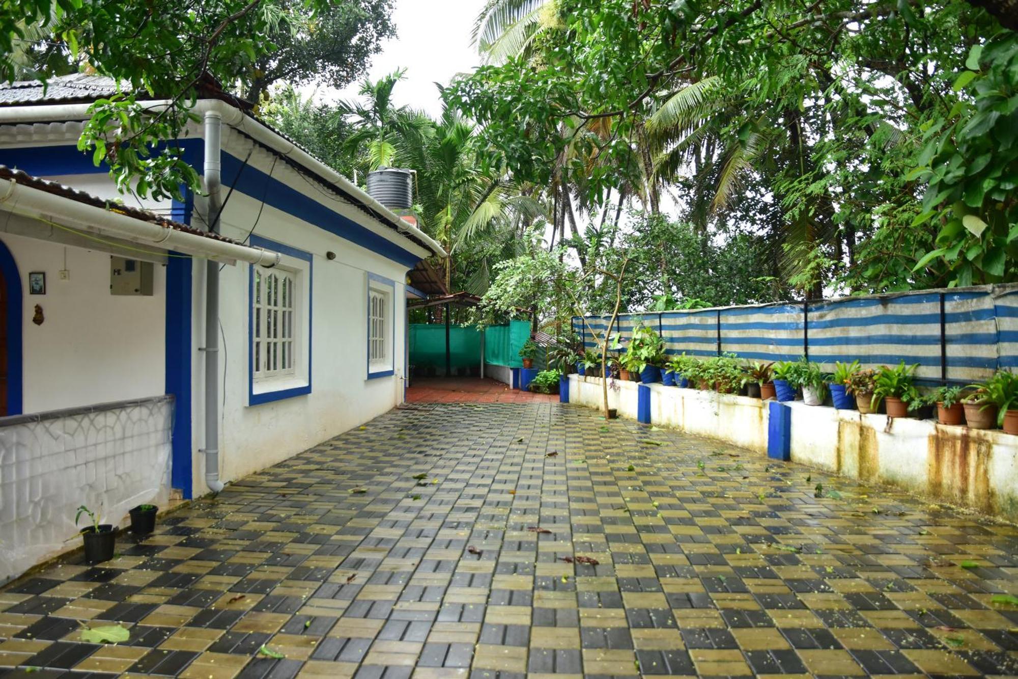 Casa Dcm And Esmeralda - Villa'S And Lake View Rooms In Bambolim With Swimming Pool Acces Экстерьер фото